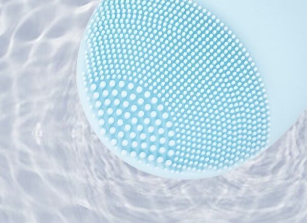 Wakenskin Electric Facial Cleansing Brush - Image 9