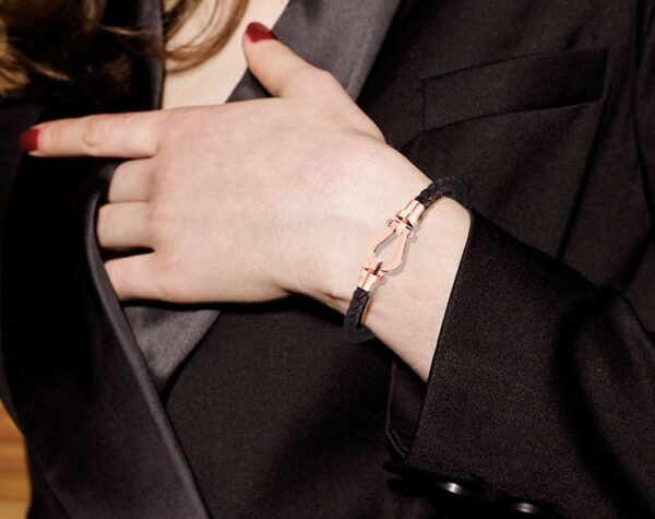 Modern Style & Versatility - Image 6