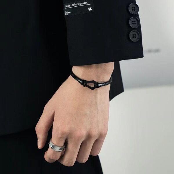 Modern Style & Versatility - Image 7