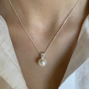 Pearl Pendant Necklaces