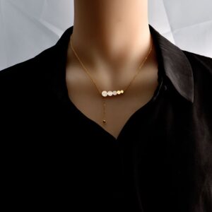Vieni Classic Round Shell Pendant Necklace