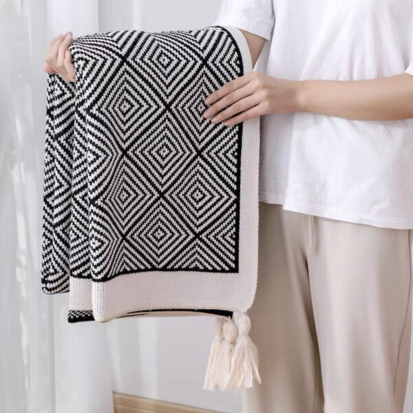 Nordic Geometric Throw Plaid