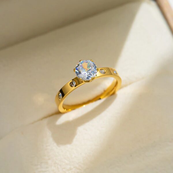 A Sparkle - Solitaire Ring - Image 4